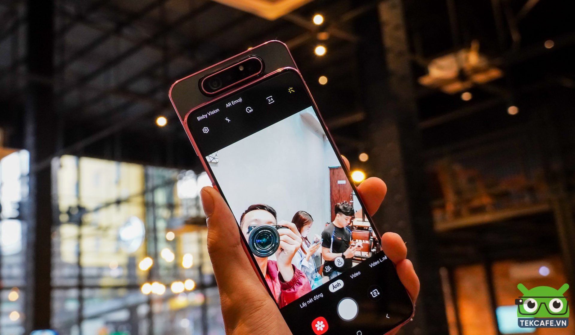 camera lật xoay 360 độ