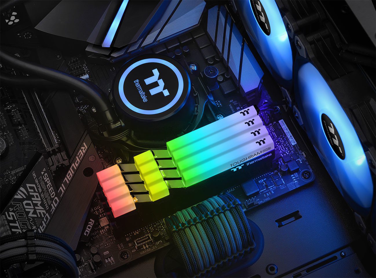 Thermaltake TOUGHRAM RGB DDR4