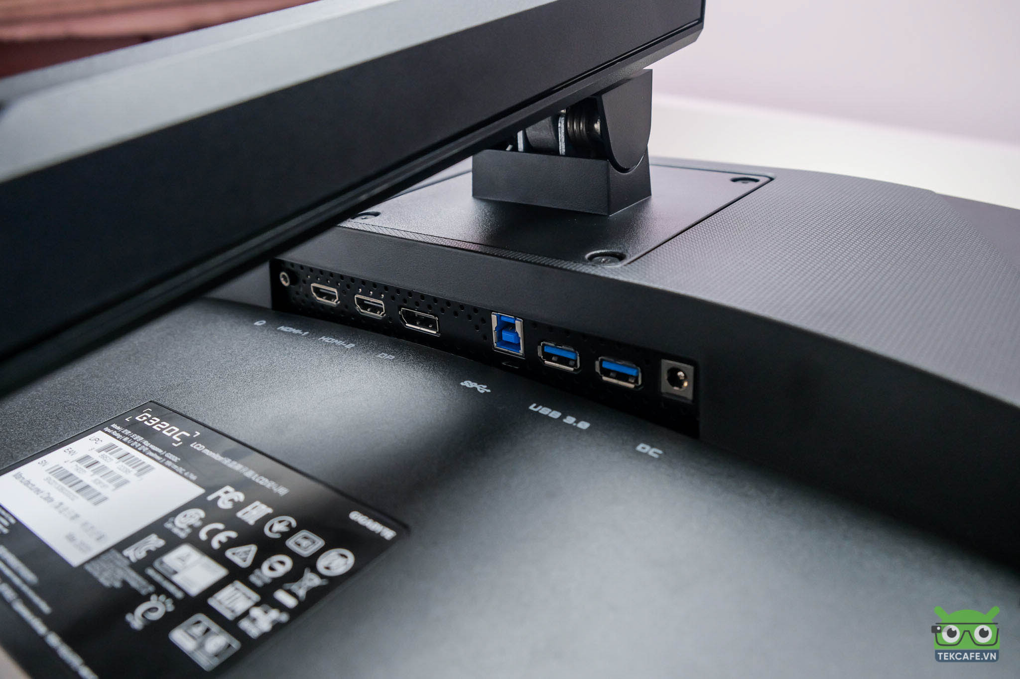 Gigabyte G32QC