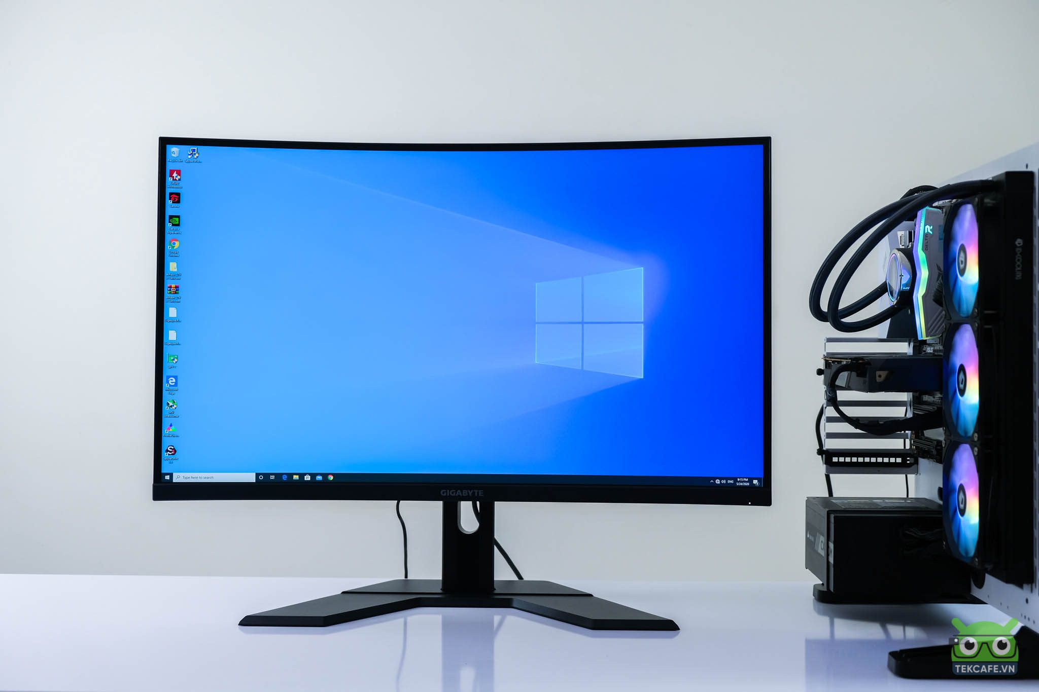 Gigabyte G32QC