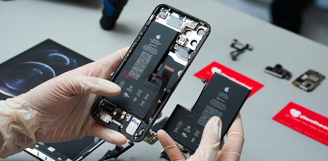 Mổ bụng khám phá "nội thất" iPhone 12 Pro Max trước ngày mở bán