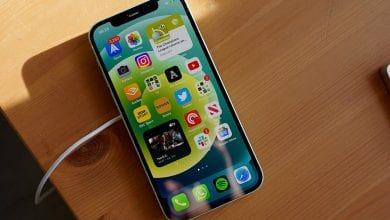 Lỗi bất thường trên iPhone 12? Người dùng nên làm gì?