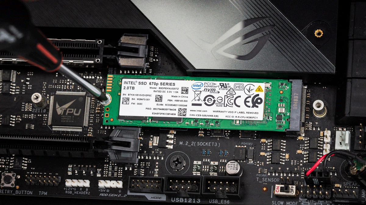 Intel cho ra mắt SSD NVMe PCIe 3.0 670p tích hợp chip 3D QLC 144 lớp, 2TB giá 329 USD