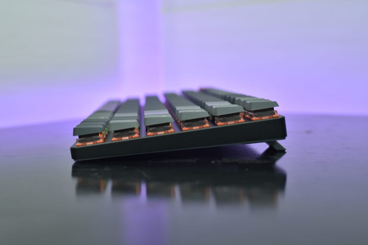 Keychrone K3 V2 nhìn từ góc nghiêng 