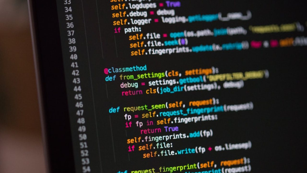 Python vượt C, Java và JavaScript để trở thành ngôn ngữ lập trình phổ biến nhất hiện nay