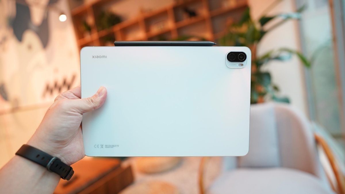 Xiaomi khẳng định sự kết hợp hoàn hảo giữa công việc và giải trí với sản phẩm Xiaomi Pad 5 và bộ sản phẩm trong hệ sinh thái Xiaomi FlipBuds Pro, Mi WiFi Range Extender AC1200