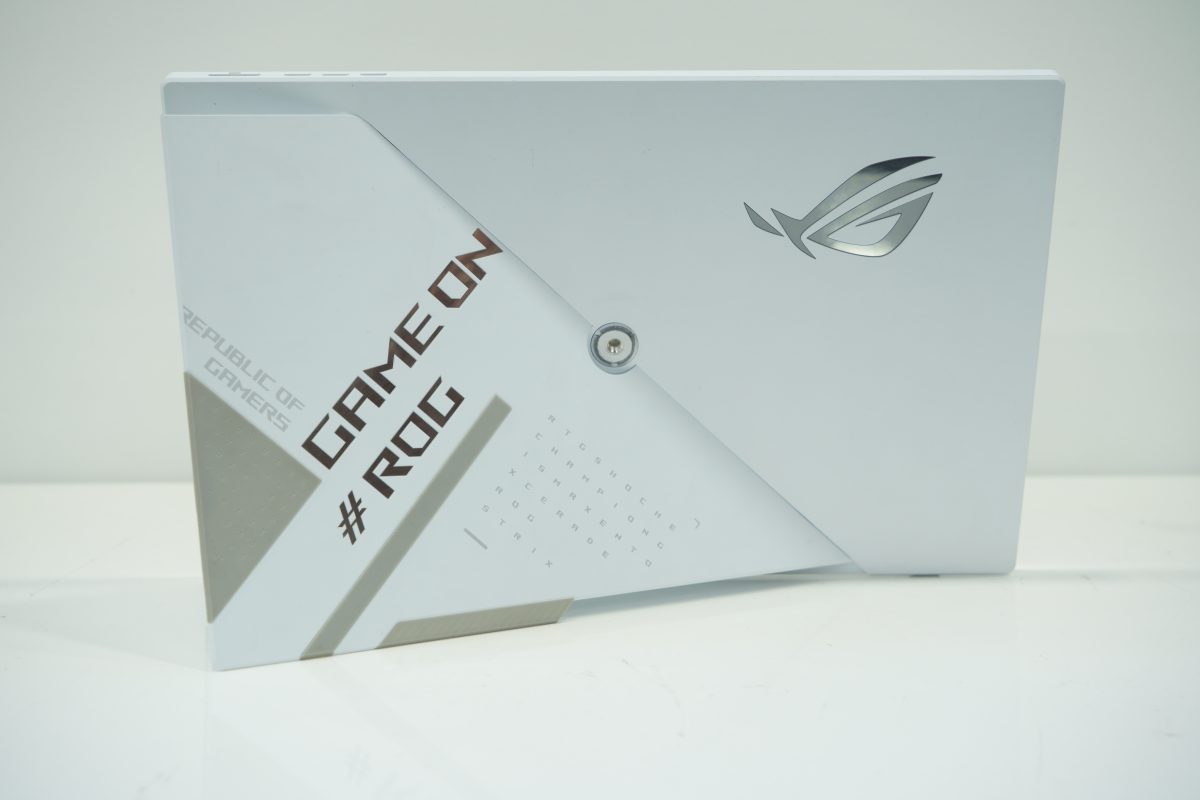 ROG Strix XG16