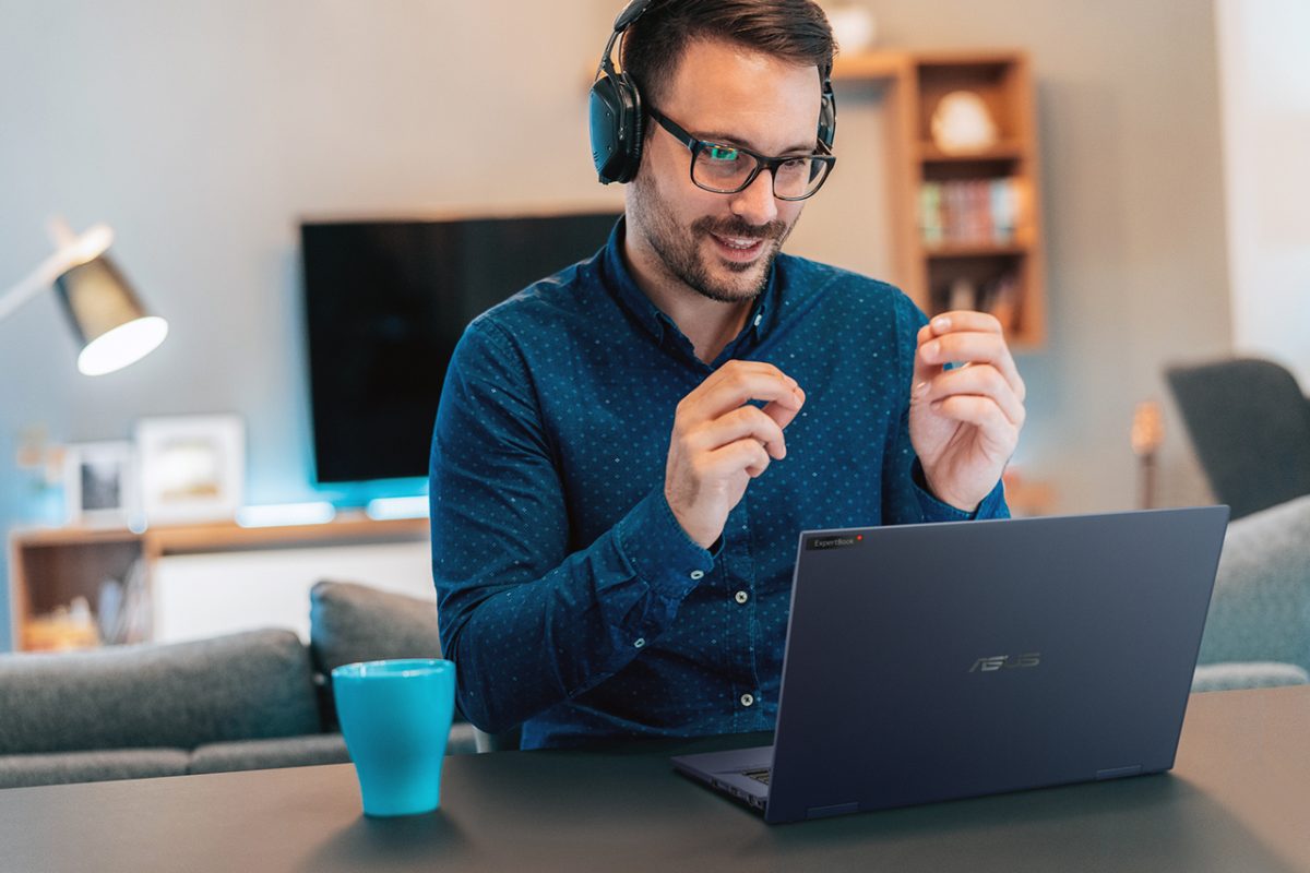 ExpertBook B7 Flip 