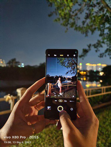 vivo X80