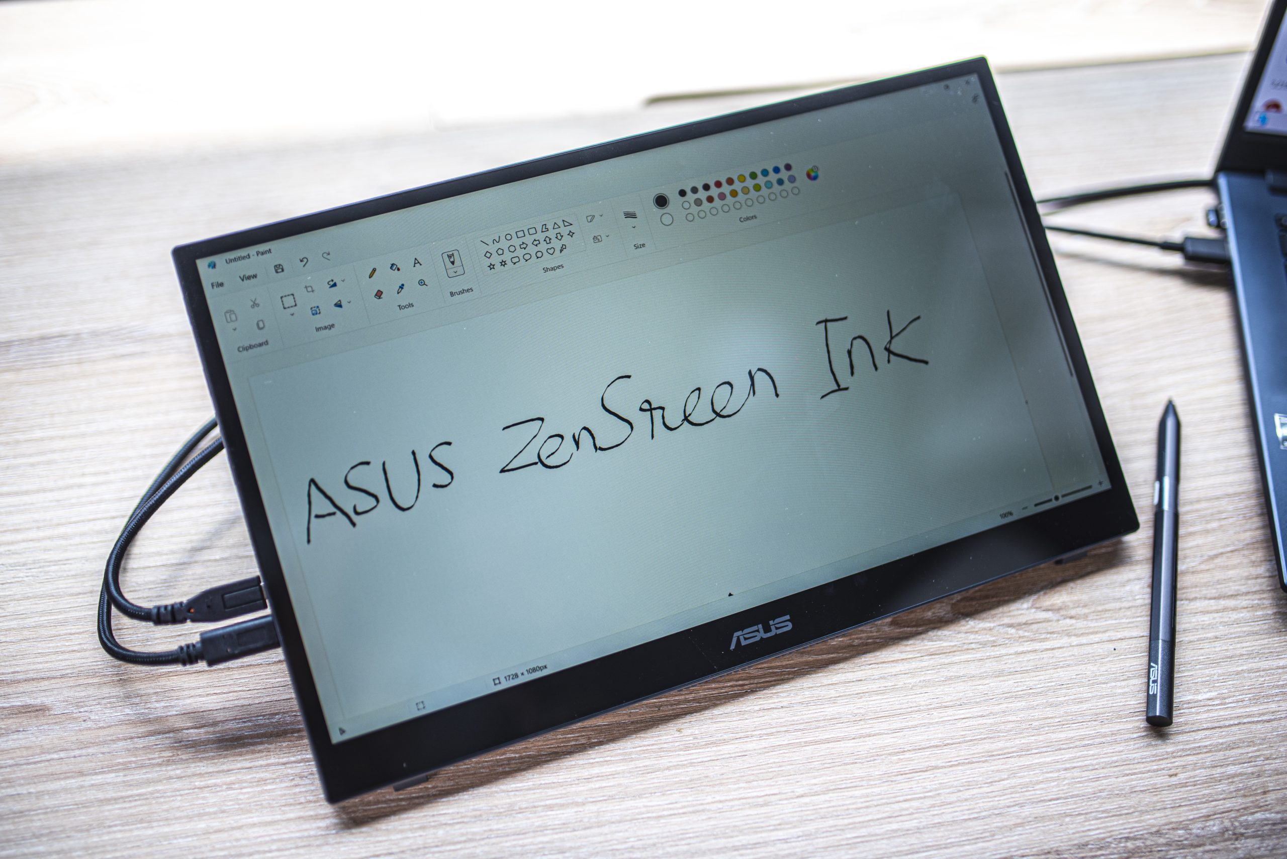 Trên tay ASUS ZenSreen Ink - màn hình di động tiện lợi - TekCafe.vn