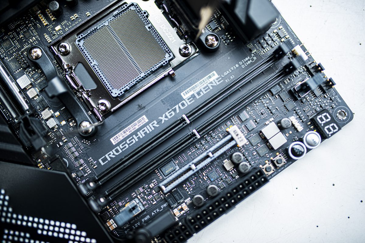 ROG CROSSHAIR X670E GENE