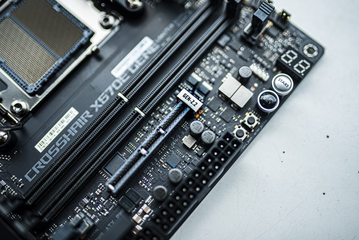 ROG CROSSHAIR X670E GENE