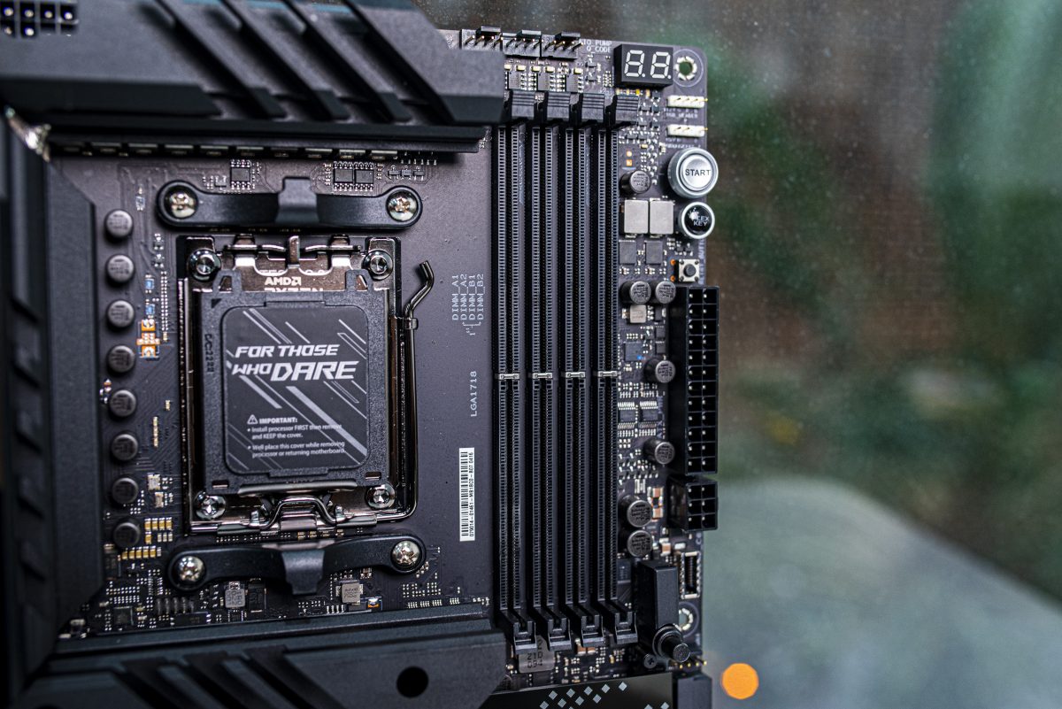 ROG CROSSHAIR X670E HERO