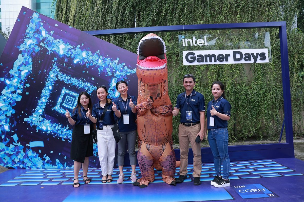 INTEL TECH CAMP 