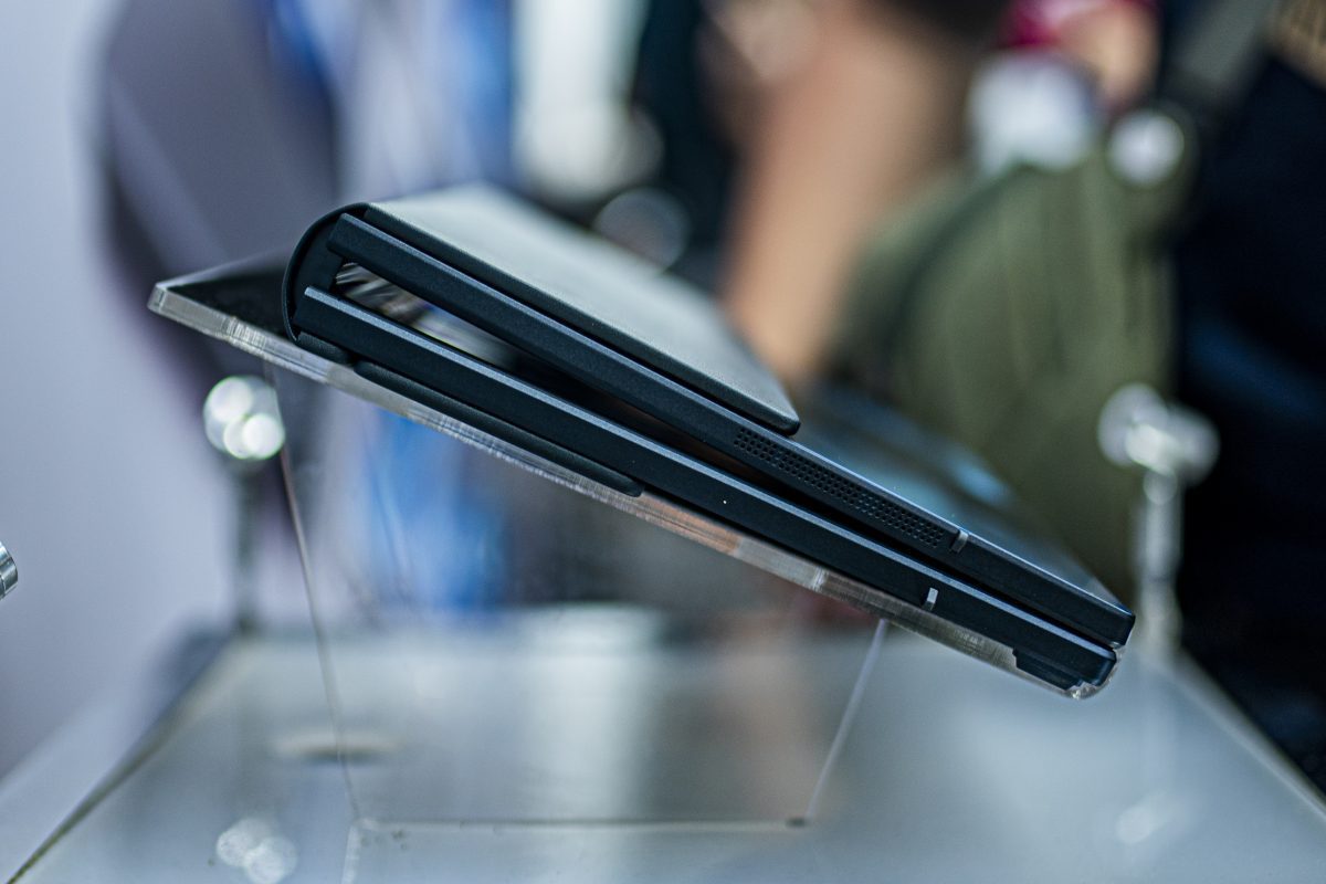 Zenbook 17 Fold OLED