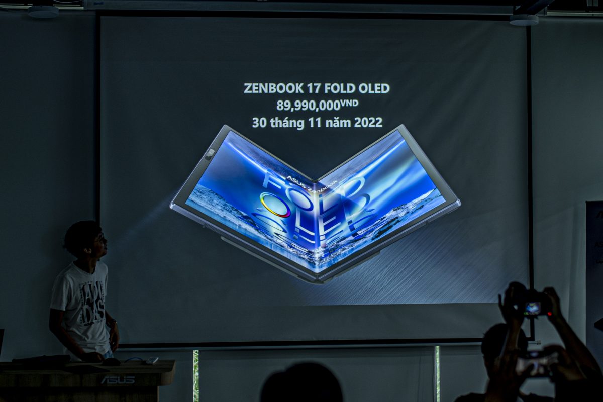 Zenbook 17 Fold OLED