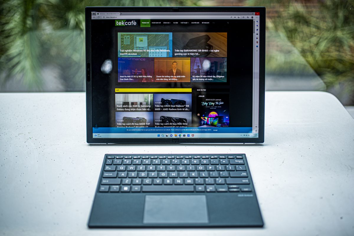 Zenbook 17 Fold OLED