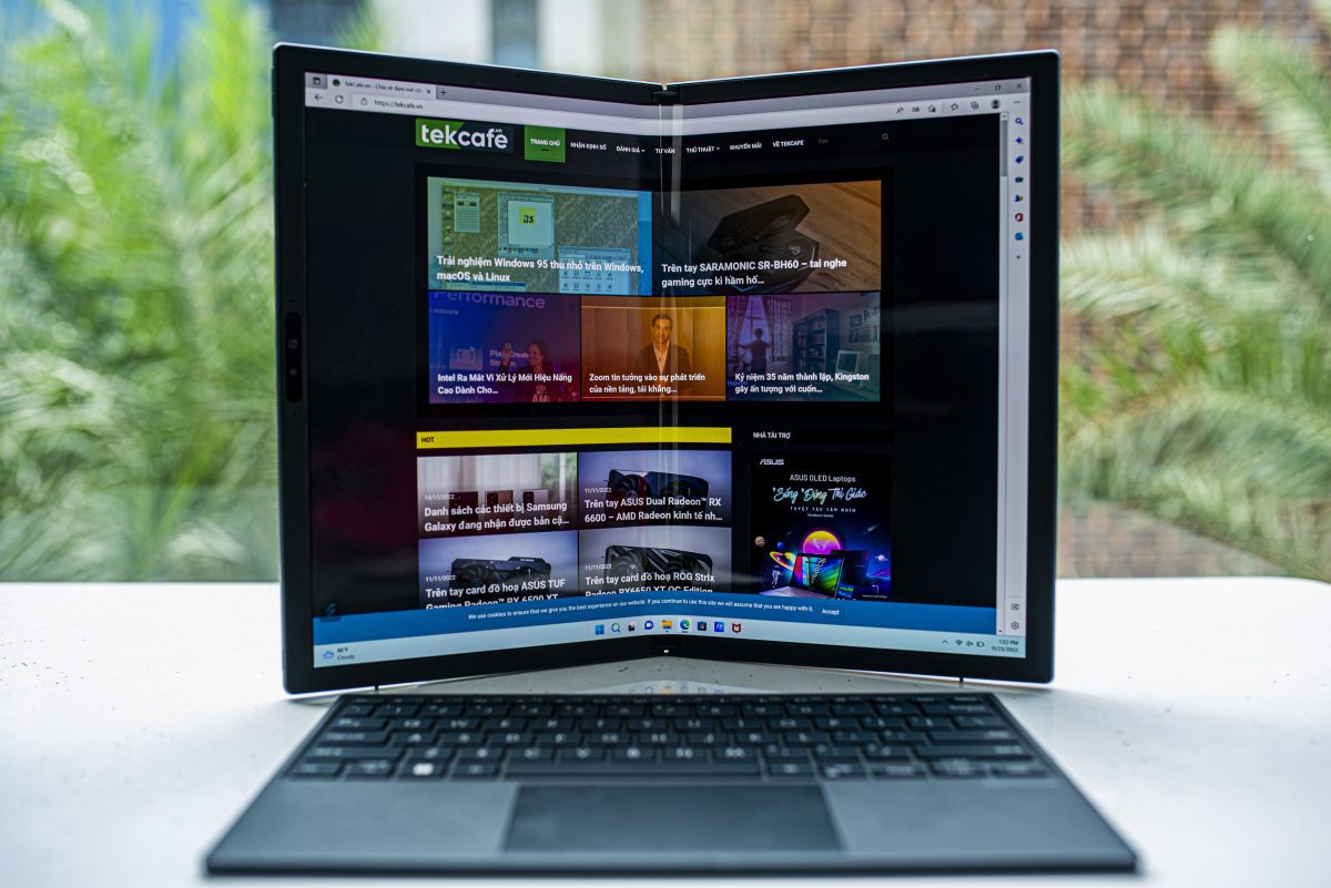 Zenbook 17 Fold OLED