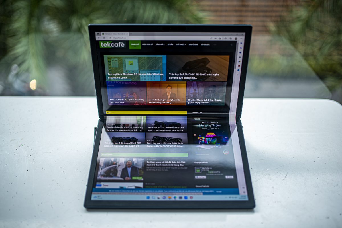 Zenbook 17 Fold OLED