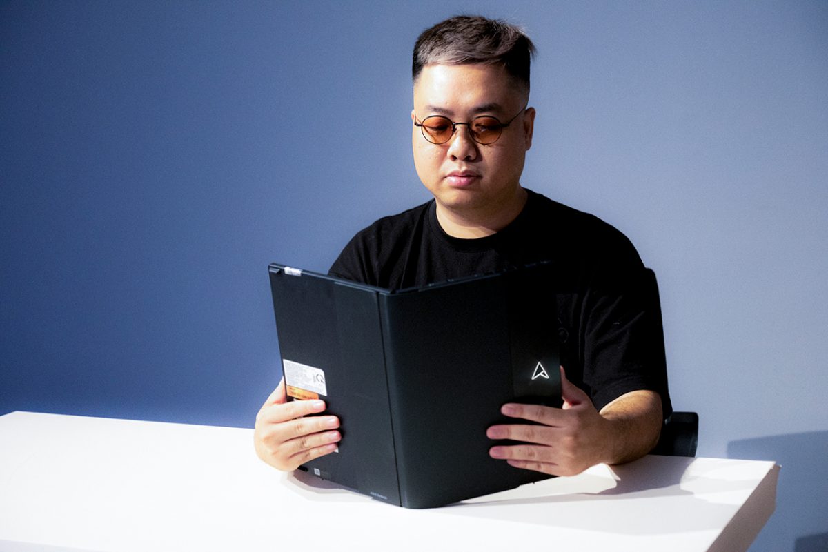  Zenbook 17 Fold OLED
