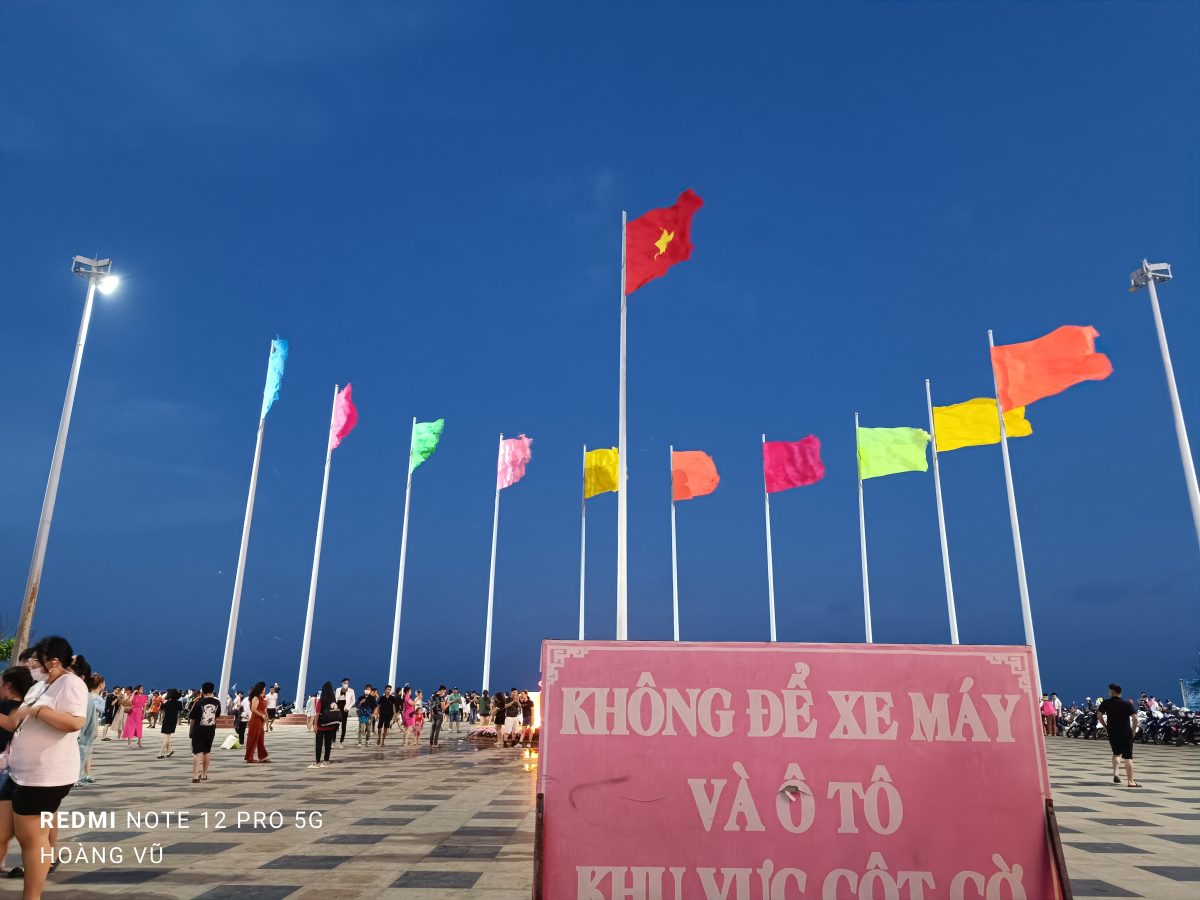 Trên tay Redmi Note 12 Pro 5G