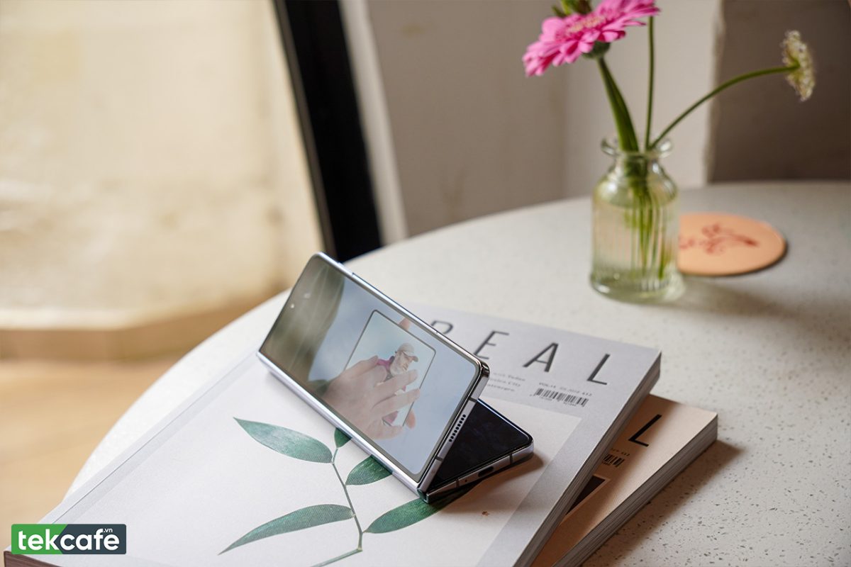 trên tay Galaxy Z Fold5