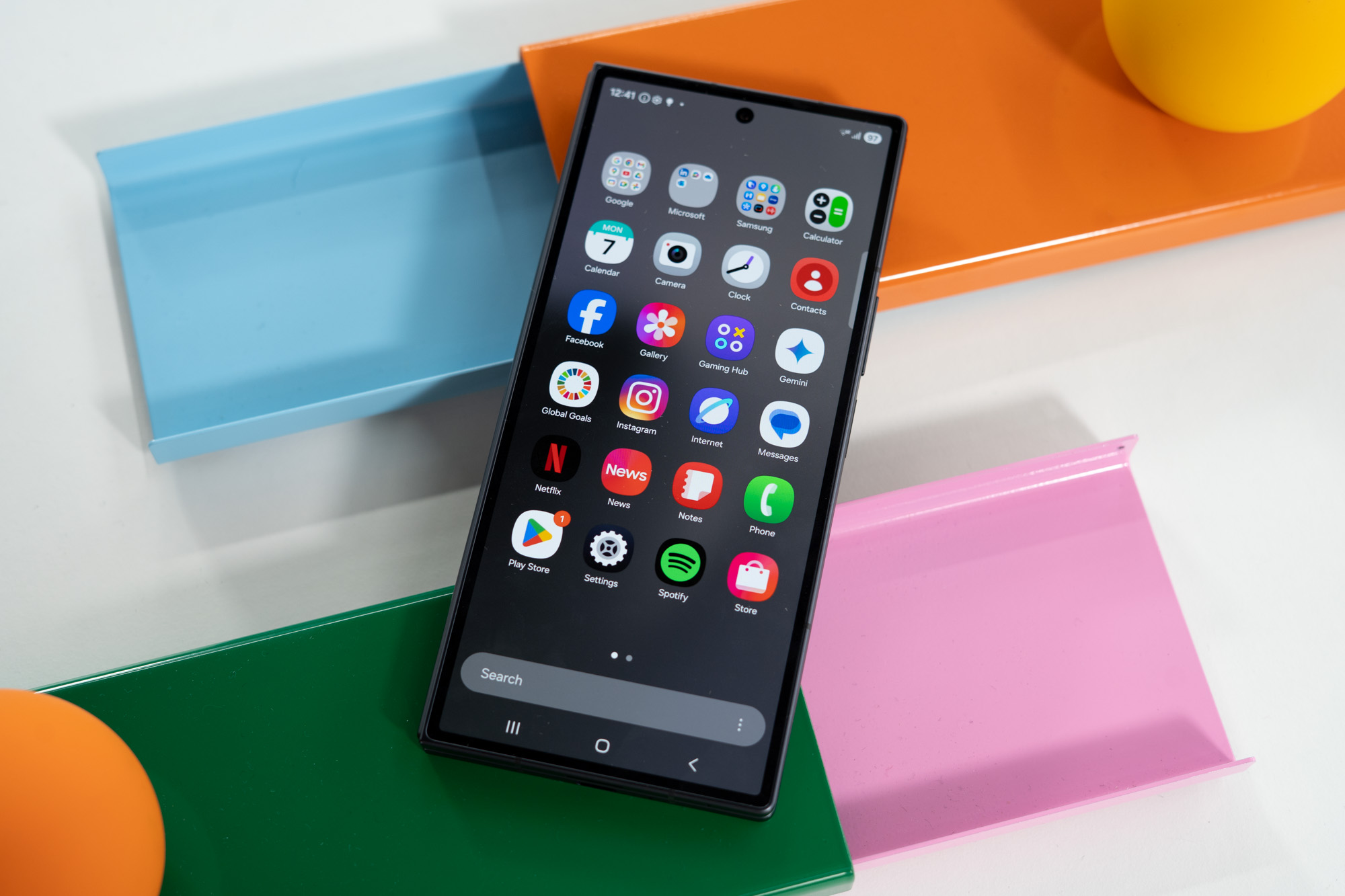 Galaxy Z Fold7 hands-on ở trạng thái mở một phần