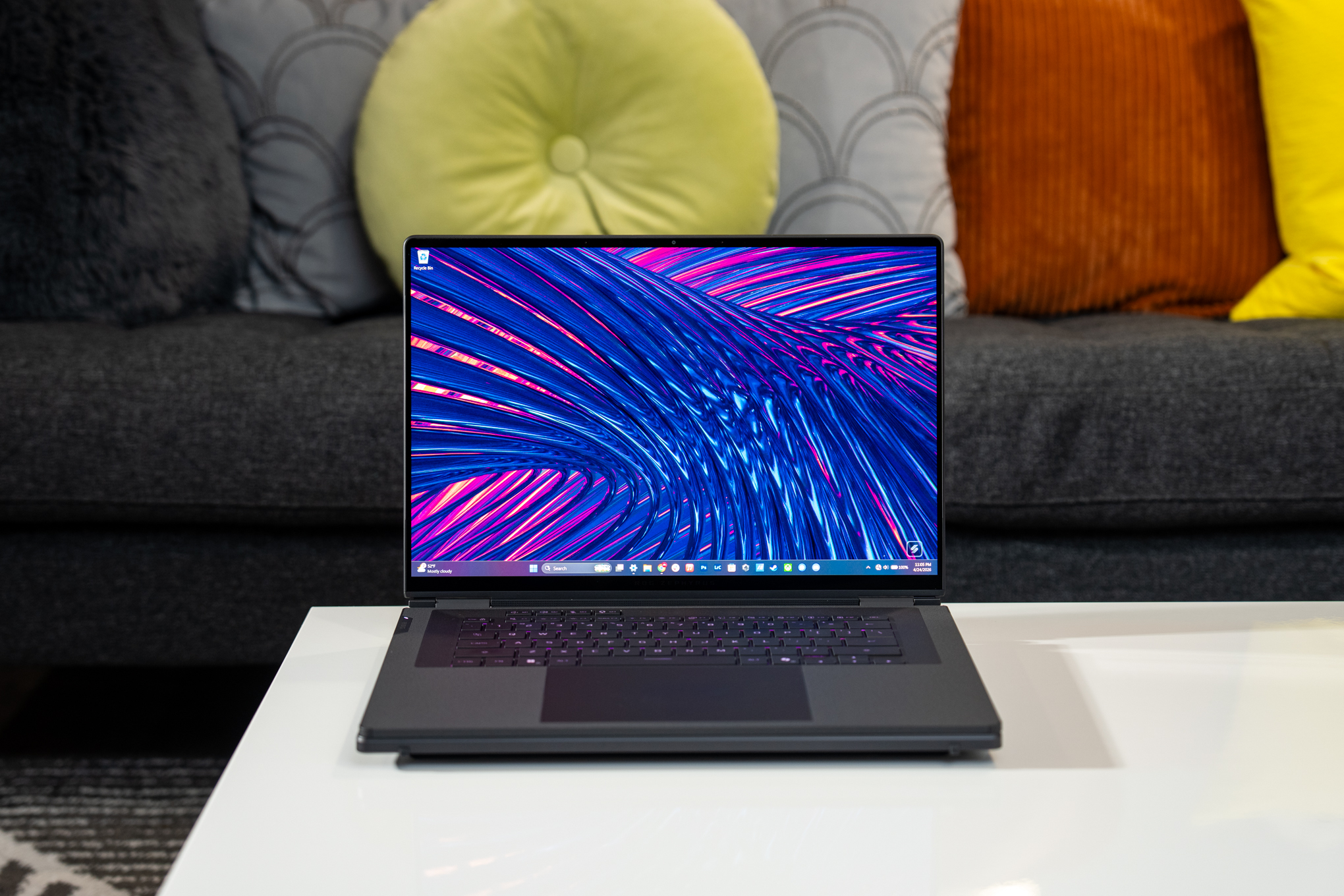 ROG Zephyrus Duo 2026 ở chế độ dual-screen