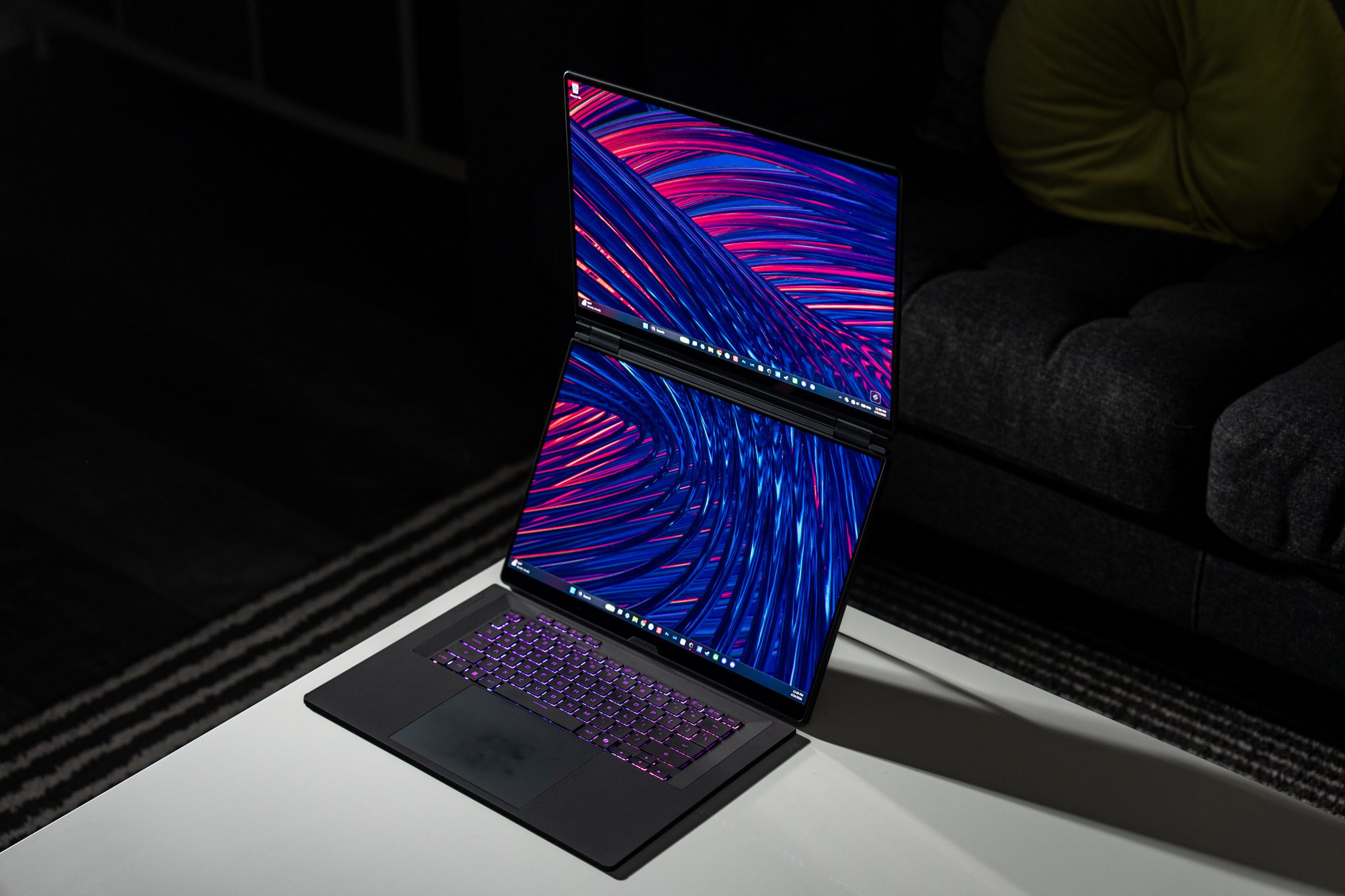 ASUS ROG Zephyrus Duo 2026 tổng thể