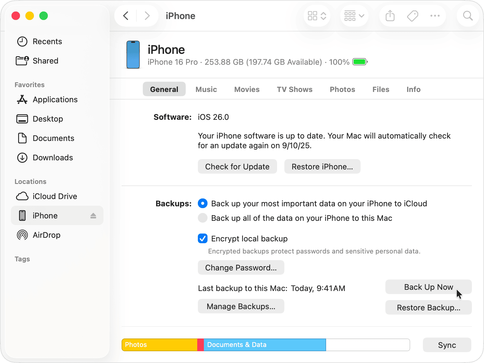 Backup qua Finder trên Mac hợp với anh em muốn giữ thêm một bản sao cục bộ và chủ động hơn trước khi can thiệp sâu vào máy. Ảnh: Apple Support