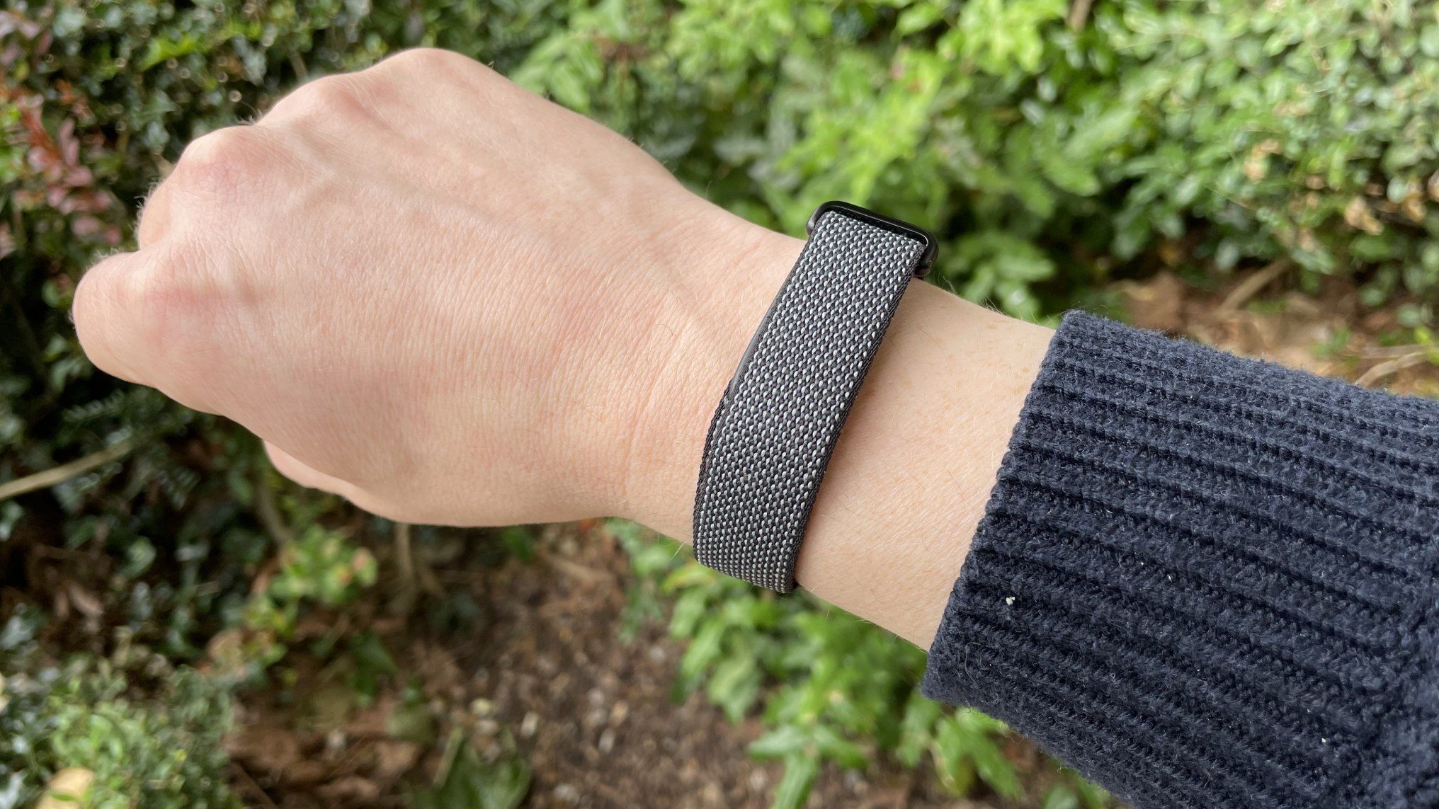 TechRadar xem Fitbit Air là một lựa chọn Whoop-style dễ tiếp cận, nhưng app và lớp AI vẫn chưa sạch sẽ tới mức thuyết phục tuyệt đối. Ảnh: TechRadar.