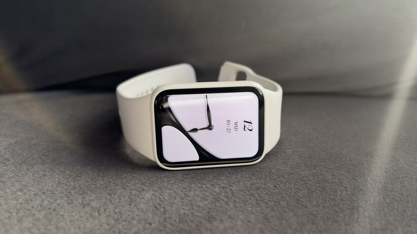 Ảnh: Trusted Reviews - màn hình và giao diện hiển thị của Xiaomi Smart Band 10 Pro.
