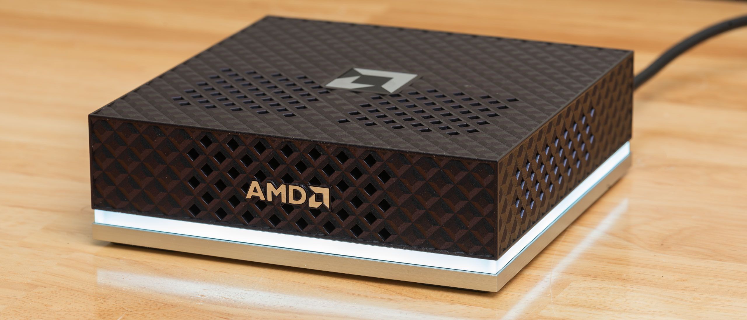 AMD Ryzen AI Halo: mini AI workstation có thực sự đáng chú ý?
