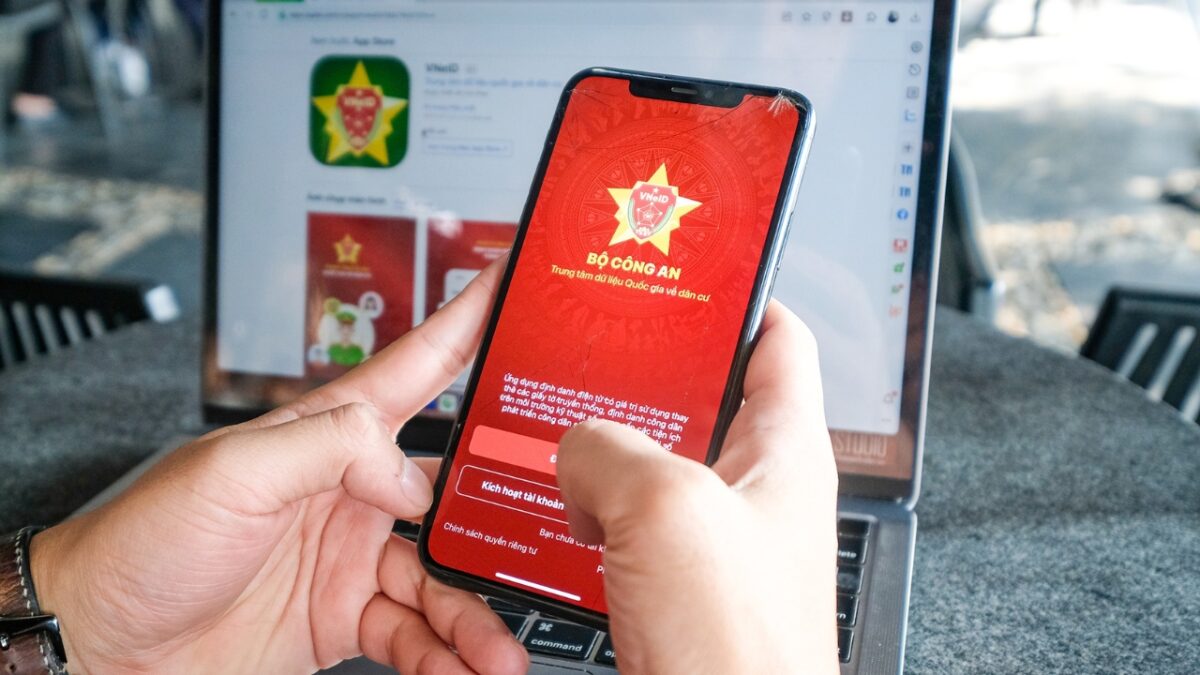 Minh hoạ ứng dụng VNeID trên điện thoại