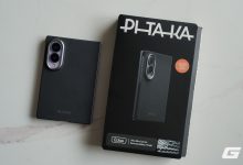 PITAKA Edge Case trên Galaxy Z Fold8 trong bối cảnh cầm máy thực tế. Ảnh: GenK