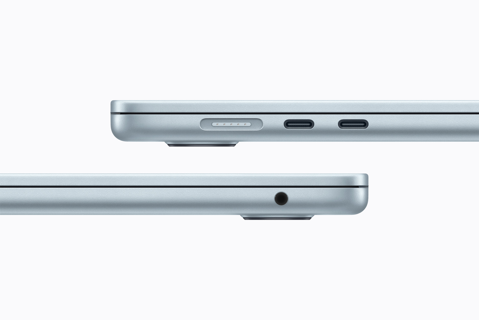 Các cổng MagSafe, USB‑C/Thunderbolt và tai nghe trên MacBook Air M5.