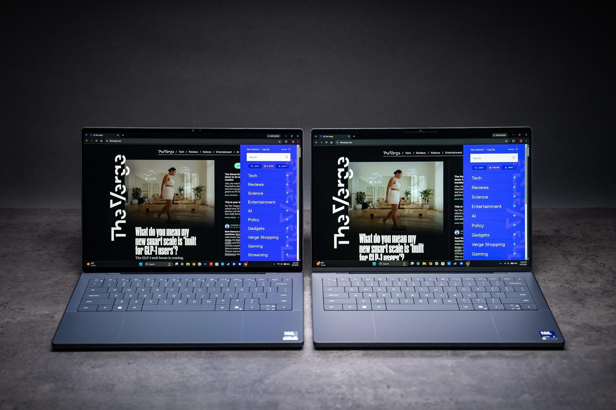 Hai tùy chọn màn hình Dell XPS 14 (2026) trong bài thử nghiệm.