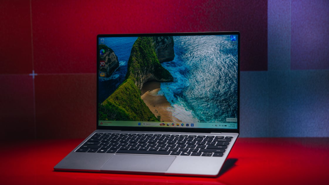 Dell XPS 13 (2026) trong ảnh từ bài review.