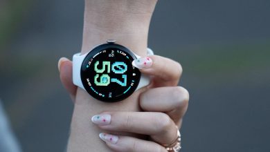 Google Pixel Watch 5 trong bộ ảnh review của The Verge. Ảnh: The Verge