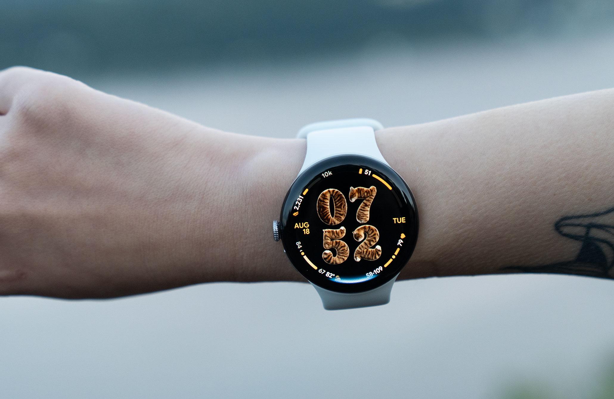 Giao diện Pixel Watch 5 trong bộ ảnh review. Ảnh: The Verge
