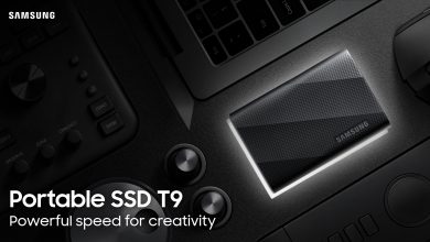 Ổ SSD di động Samsung T9 trên bàn làm việc, minh họa một lớp lưu trữ cục bộ trong kế hoạch backup.