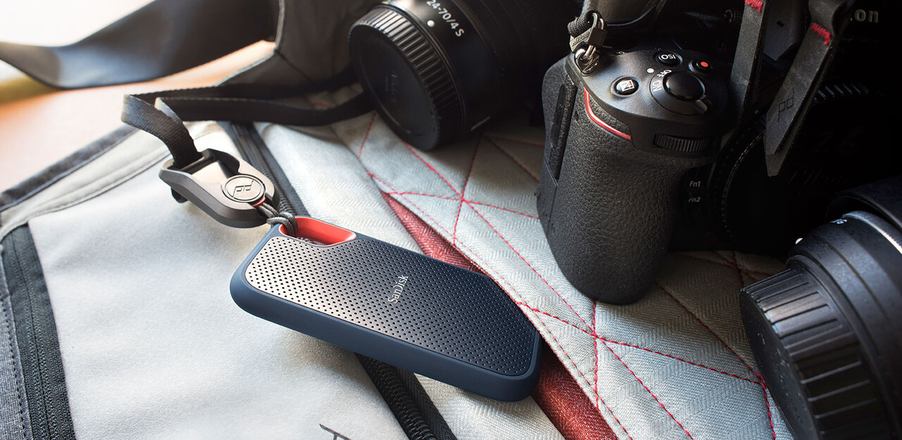 Thêm một góc ảnh chính thức của SanDisk Extreme Portable SSD để dễ hình dung nhóm SSD thiên về gọn nhẹ, mang theo và dùng linh hoạt hằng ngày. Ảnh: Sandisk