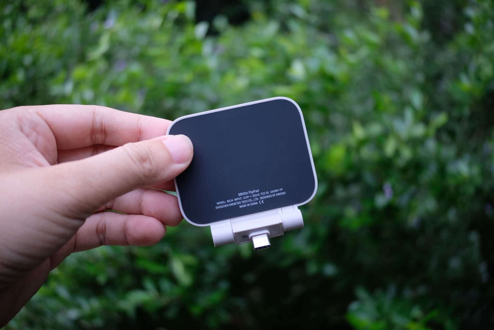 8BitDo FlipPad và iPhone Air