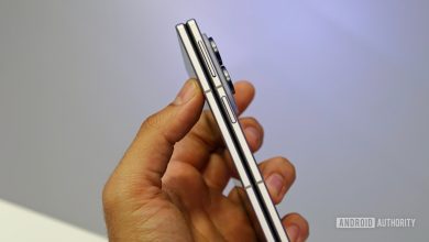 Galaxy Z Fold 8 được chụp trong bài hands-on