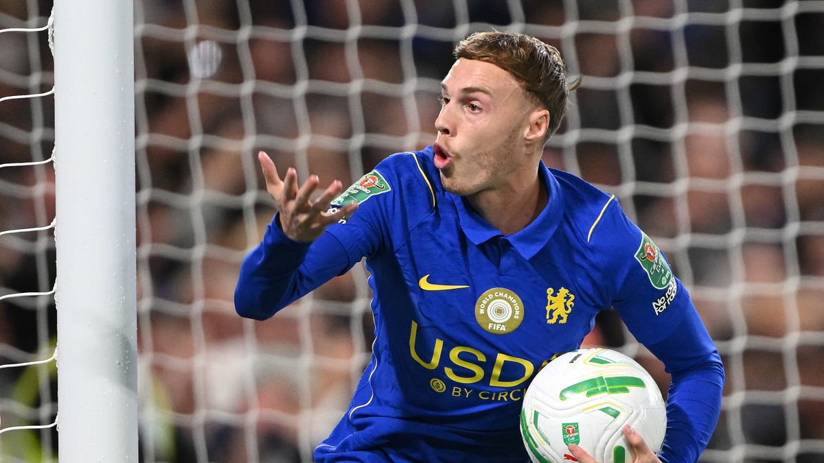 Cole Palmer ăn mừng trong màu áo câu lạc bộ Chelsea