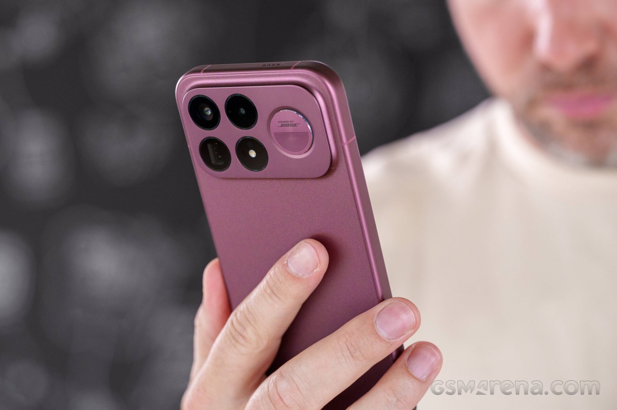 Cận cảnh cụm camera sau của POCO F9 Ultra