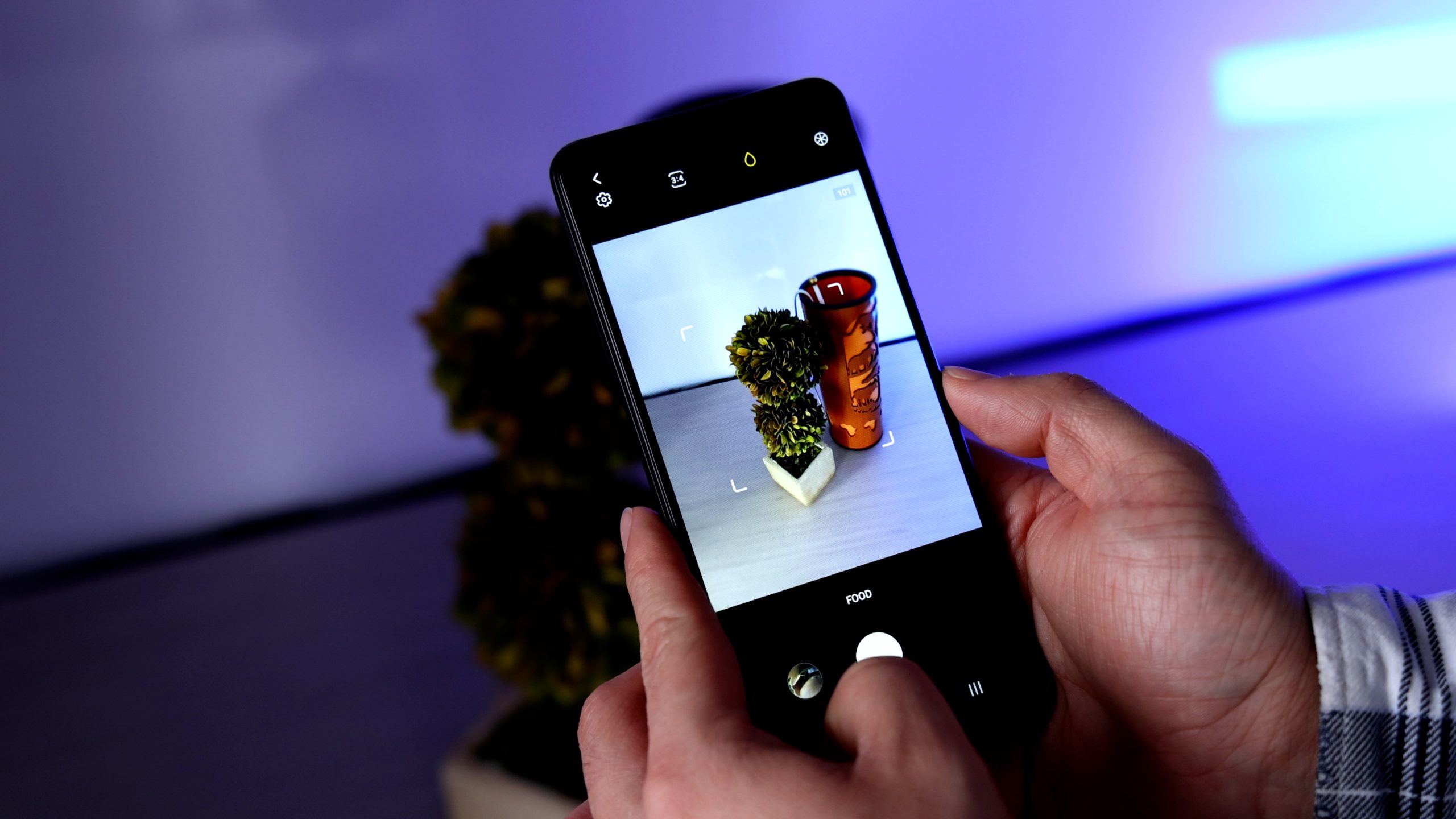Điện thoại Samsung trong bối cảnh đồng bộ ảnh với Google Photos