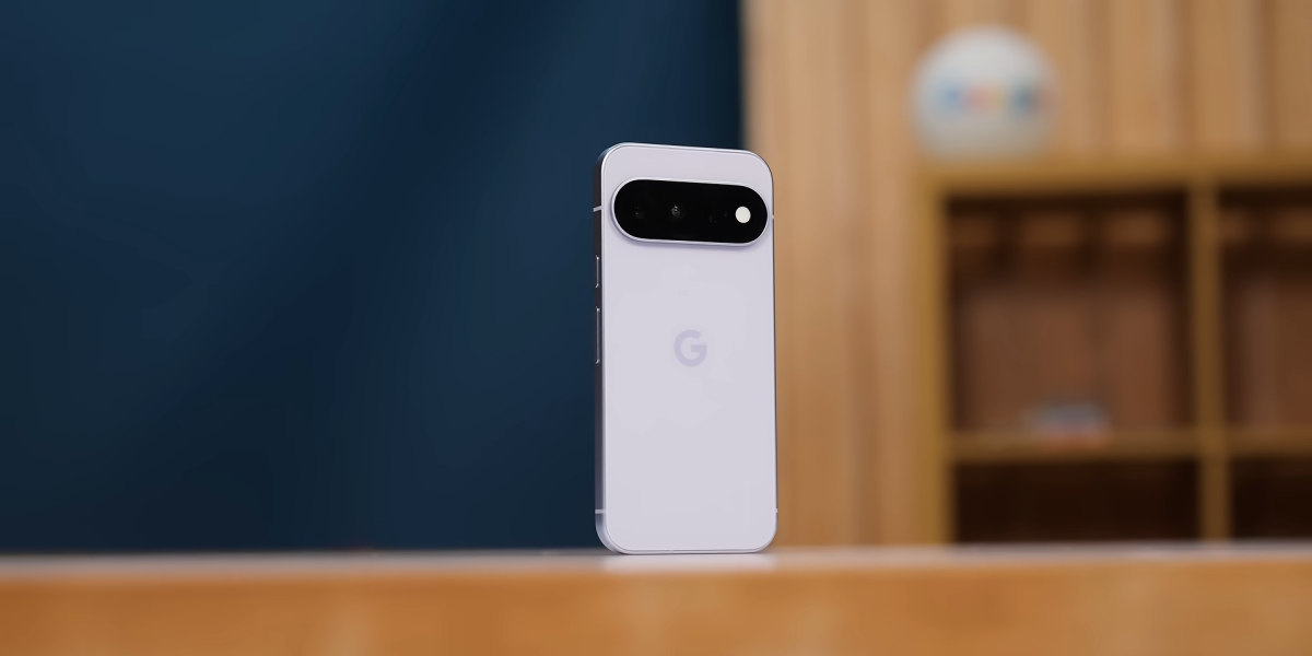 Cạnh bên và nút bấm vật lý của Google Pixel 11