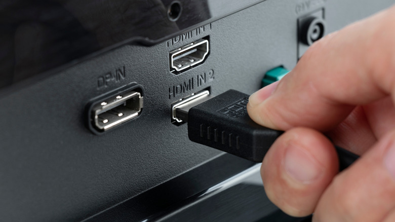 Cáp HDMI dùng trong hệ thống giải trí tại gia