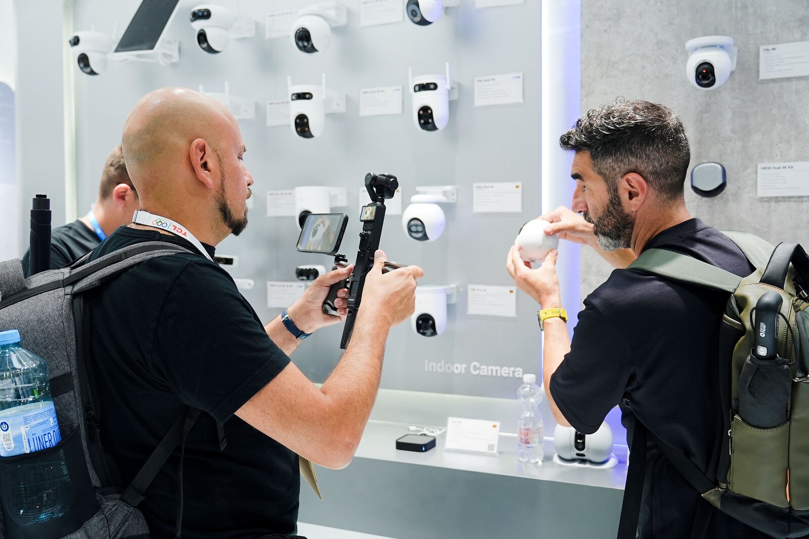 Gian hàng giới thiệu camera thông minh EZVIZ tại IFA 2026